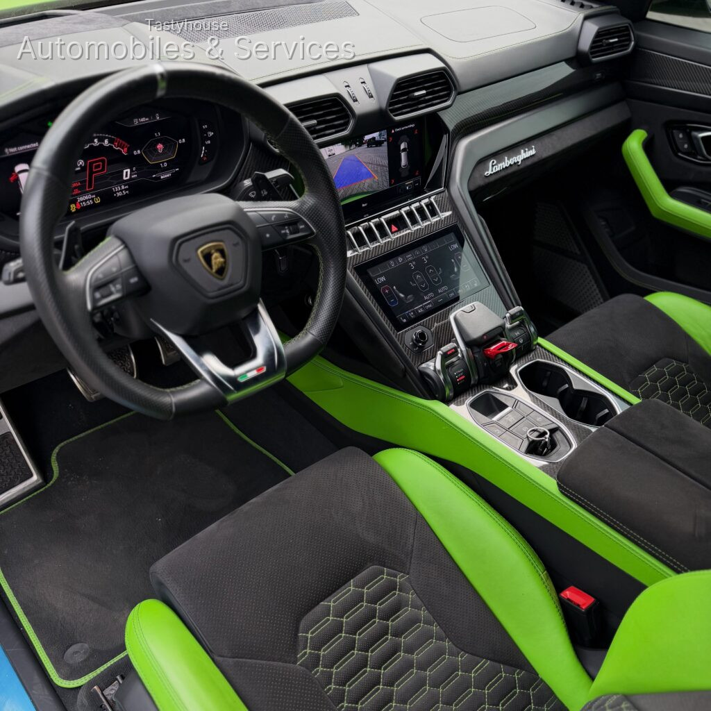 2022 LAMBORGHINI URUSII
