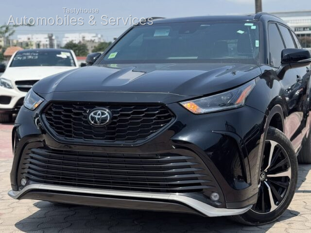 vidarosang 2022 Toyota Highlander XSE AWD