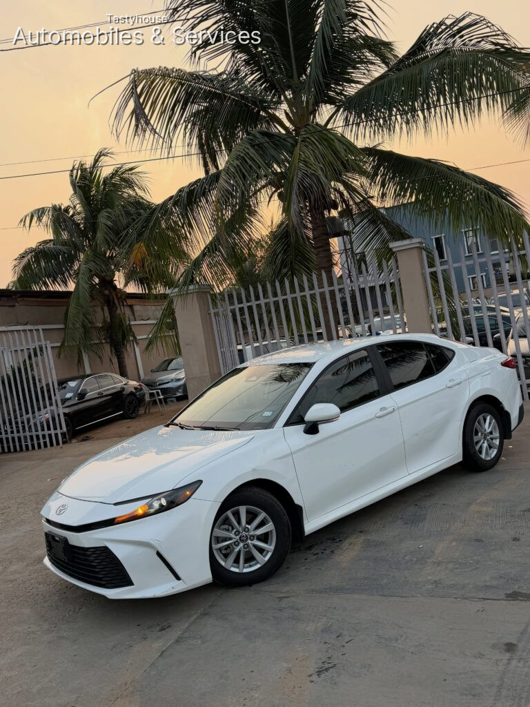 Toyota Camry 2026