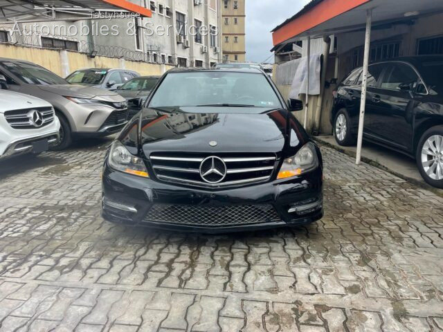 Mercedes Benz C300 2014 Model