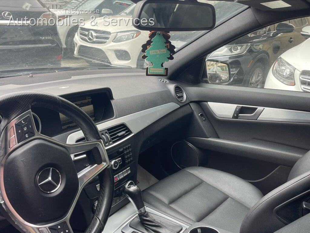 Mercedes Benz C300 2014 Model