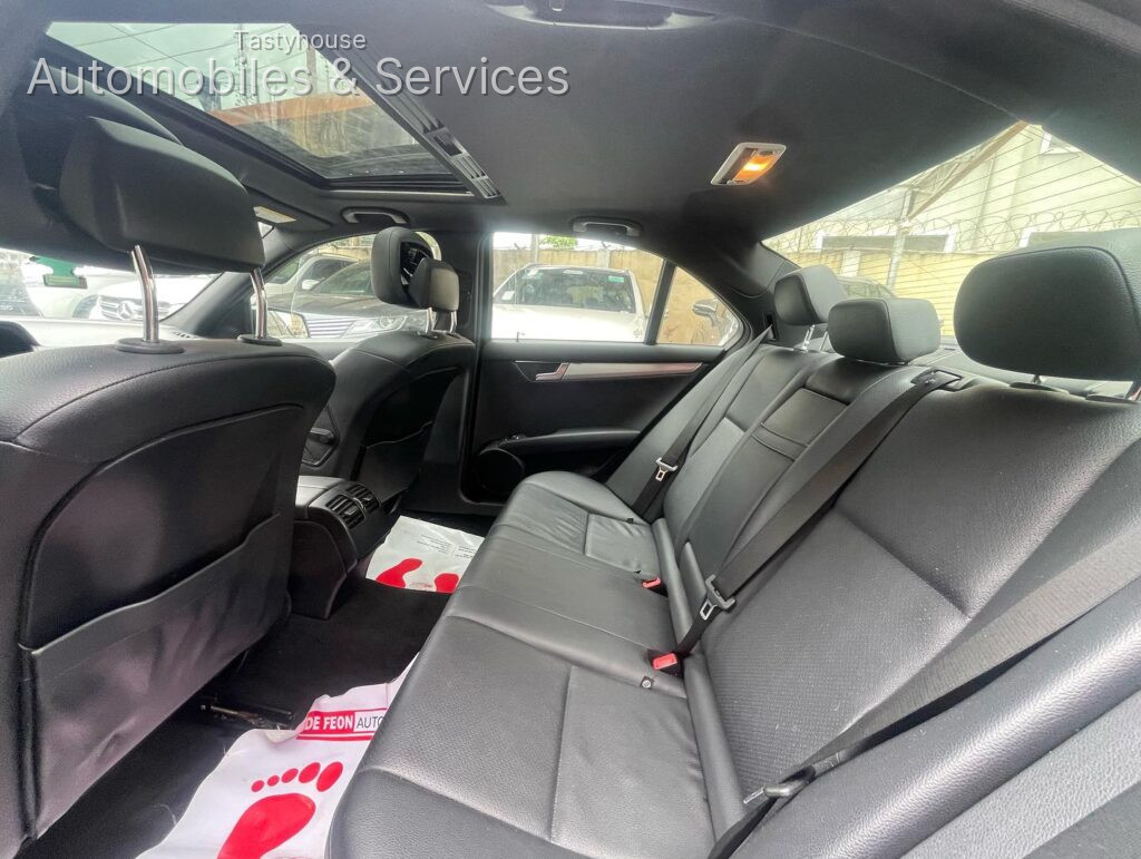 Mercedes Benz C300 2014 Model