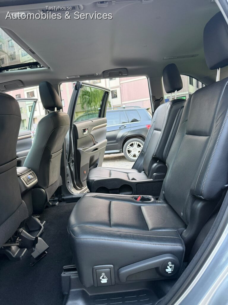 2015 Toyota Highlander LE