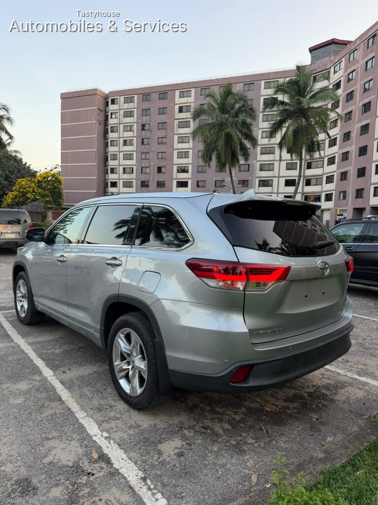 2015 Toyota Highlander LE
