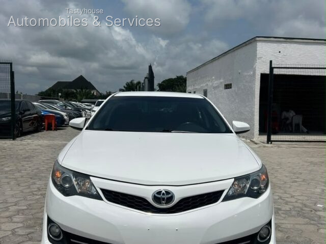 TOYOTA CAMRY 2012 SE