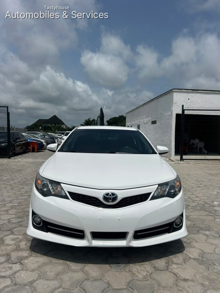 TOYOTA CAMRY 2012 SE