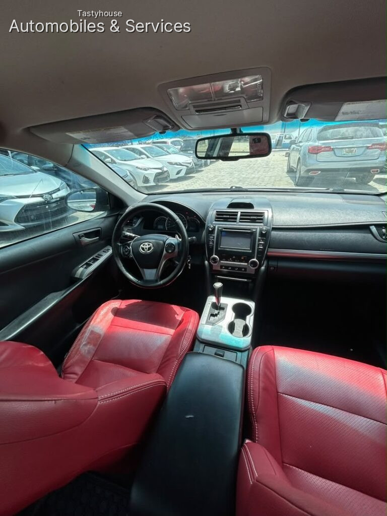 TOYOTA CAMRY 2012 SE