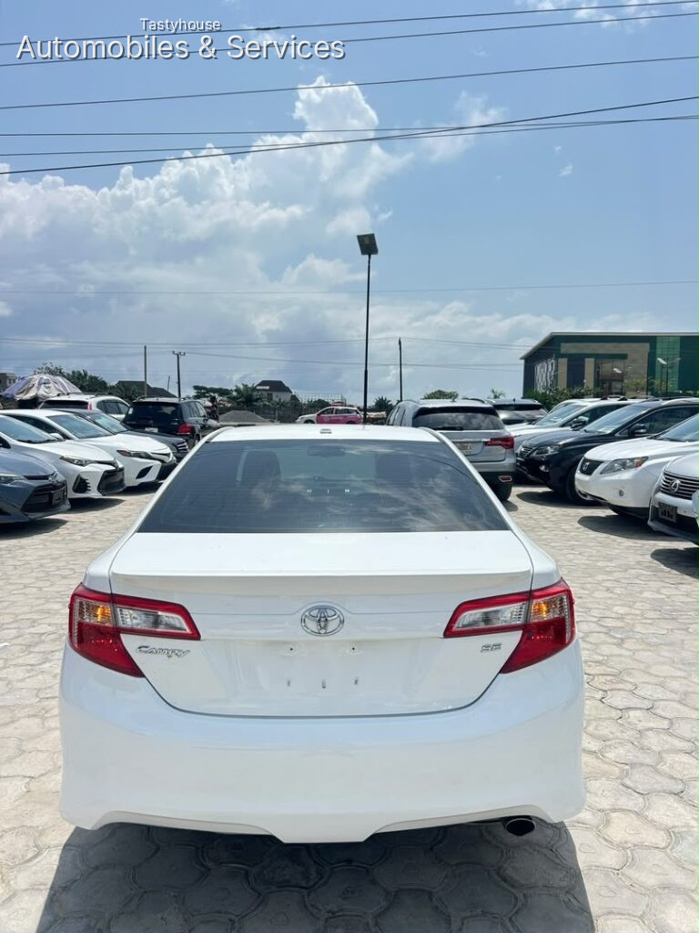 TOYOTA CAMRY 2012 SE
