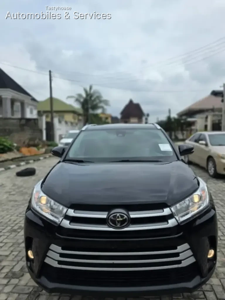 2017 ToyotaHighlander XLE