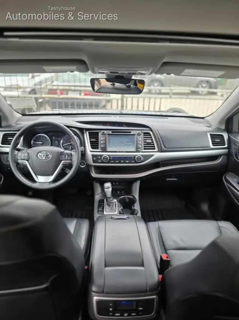 2017 ToyotaHighlander XLE