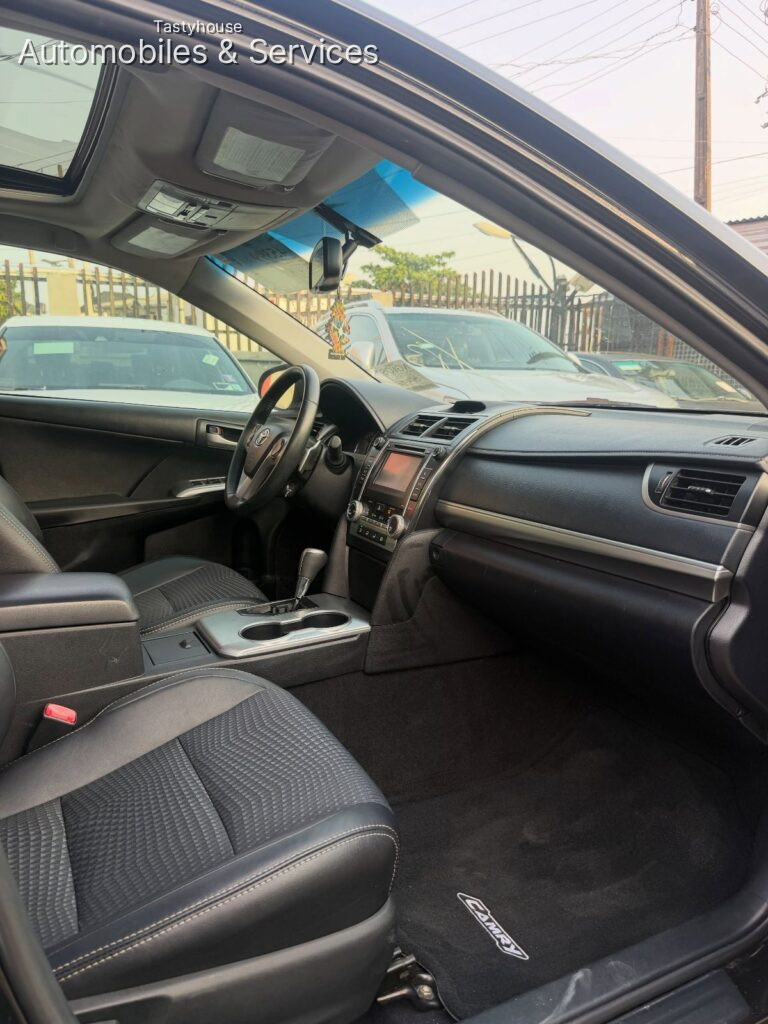2013 TOYOTA CAMRY SE