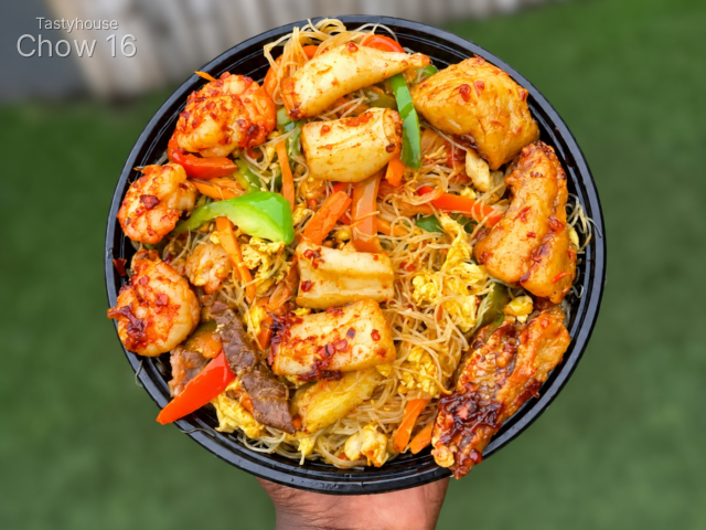 DELUXE SINGAPOREAN NOODLES