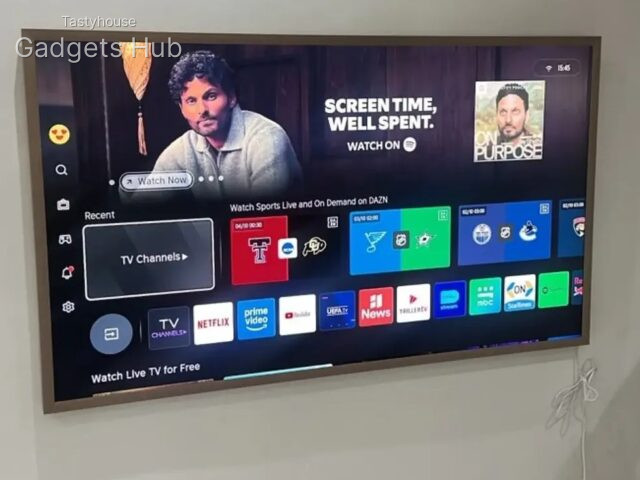 Hisense S7 canvas art mode TV