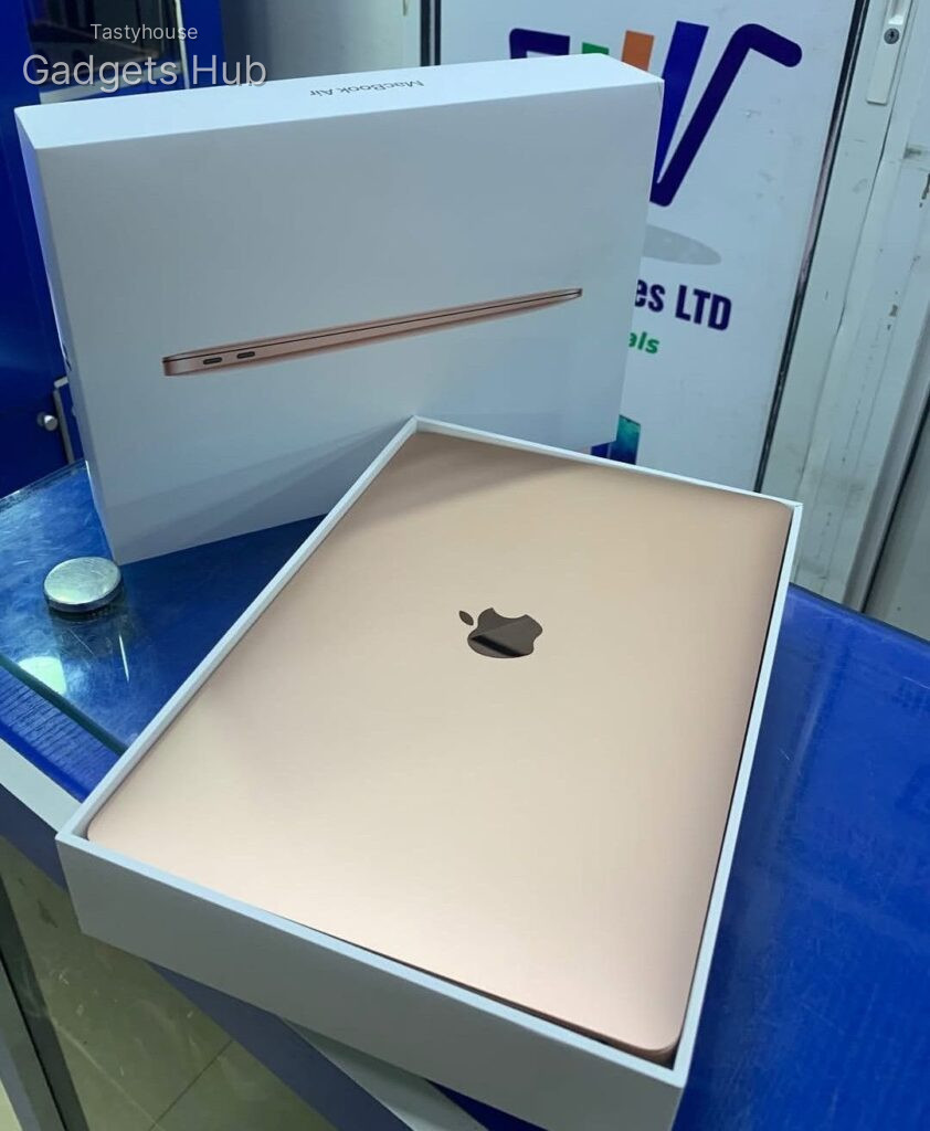 MACBOOK